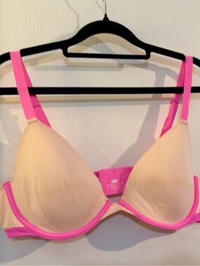 Parade Dream Lined Underwire T Shirt Bra Soft Pink w/ Hot Pink Accents NWOT